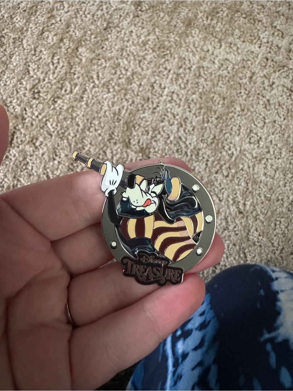 Disney Cruiseline Treasure Goofy Porthole Pin